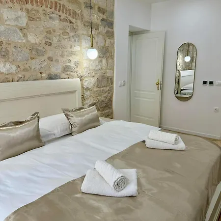 Grace - Heart Of The Old Town Apartman *