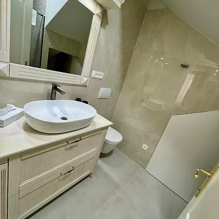 Grace - Heart Of The Old Town *