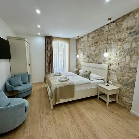 Grace - Heart Of The Old Town Split